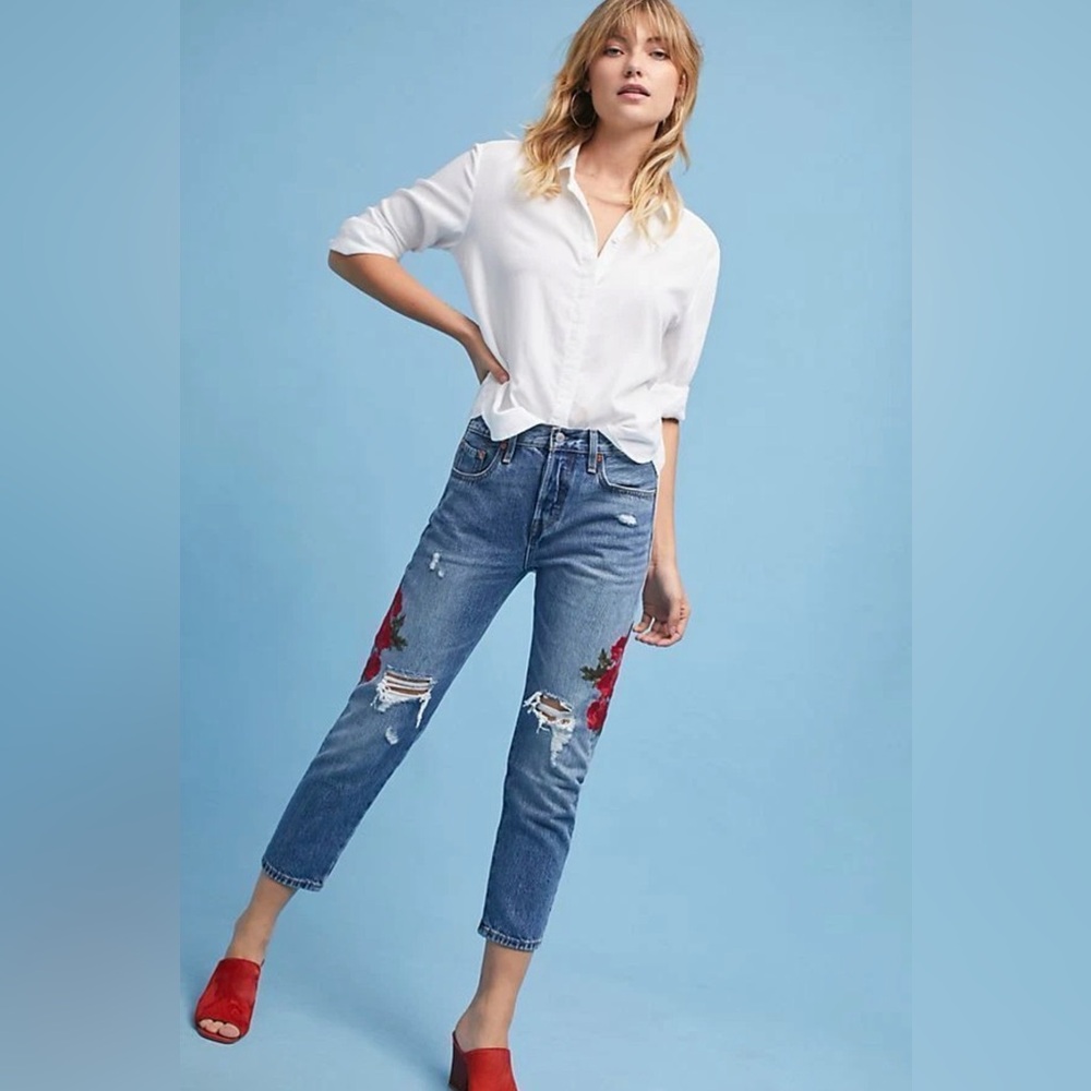 Levi’s 501 Size 26 Taper Floral Rose Embroidered Distressed Jeans - RARE✨ - Picture 8 of 14